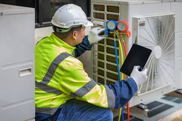 Professional Hvac technician working in Walled Lake, MI